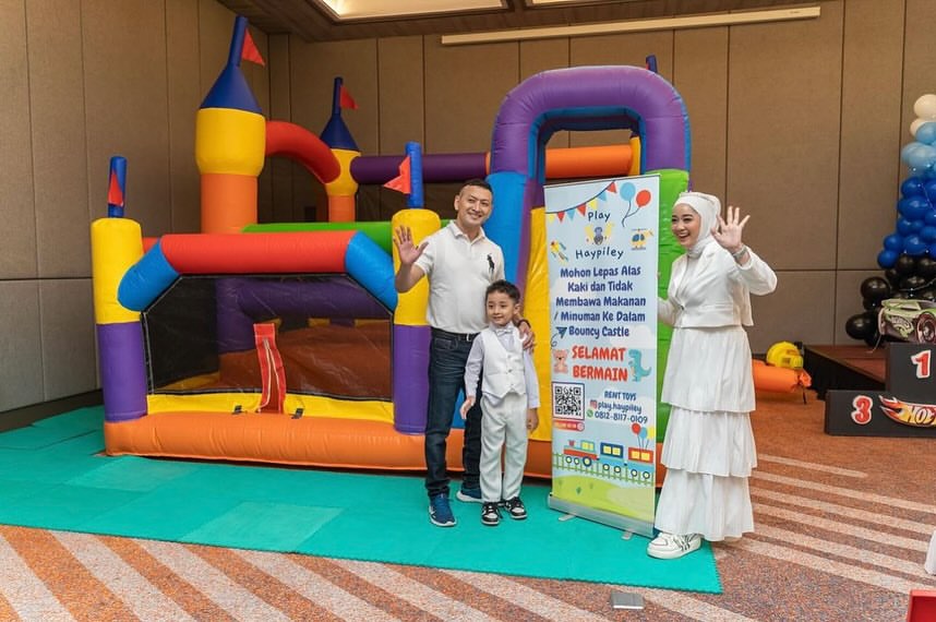 Thankyou kak @anggunmiad for using Play Haypileys Colorful Castle & Chairs for Abang Afkars Bi (1)