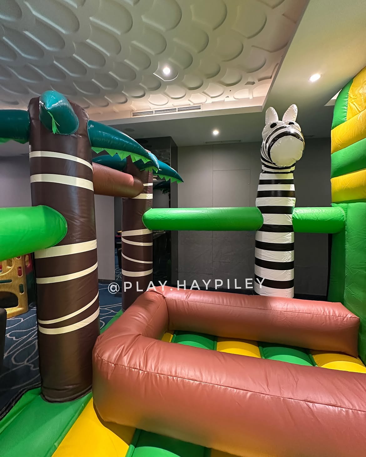 🐘ANIMAL CASTLE🦒READY FOR RENT JABODETABEK AREA🥰__🌴Harga sewa- 🦜2.000.000__🦓Fitur-• Big Sli (2)